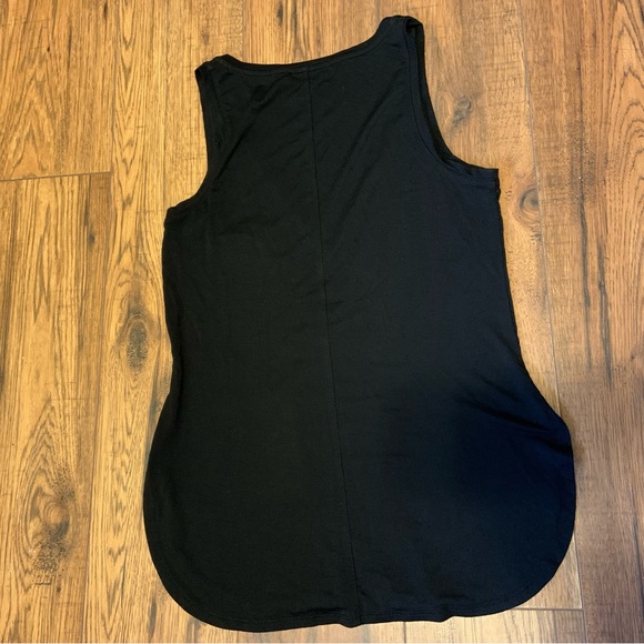 Babaton Black V-Neck Sleeveless Top - Picture 5 of 5